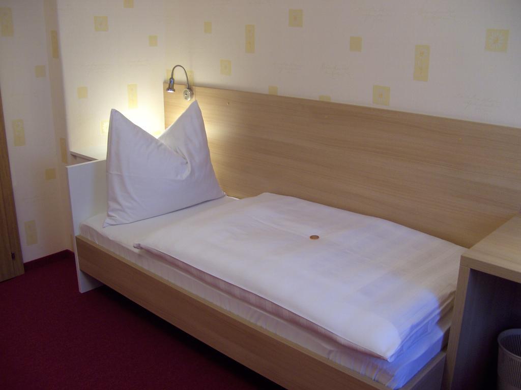 Fruehstueckspension Leopold Janu Senftenberg Room photo